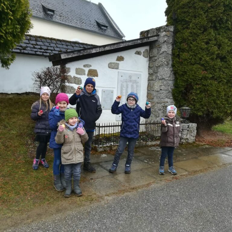 Mehr über den Artikel erfahren Ostersonntag mit dem tratitionellen Ostereiersuchen