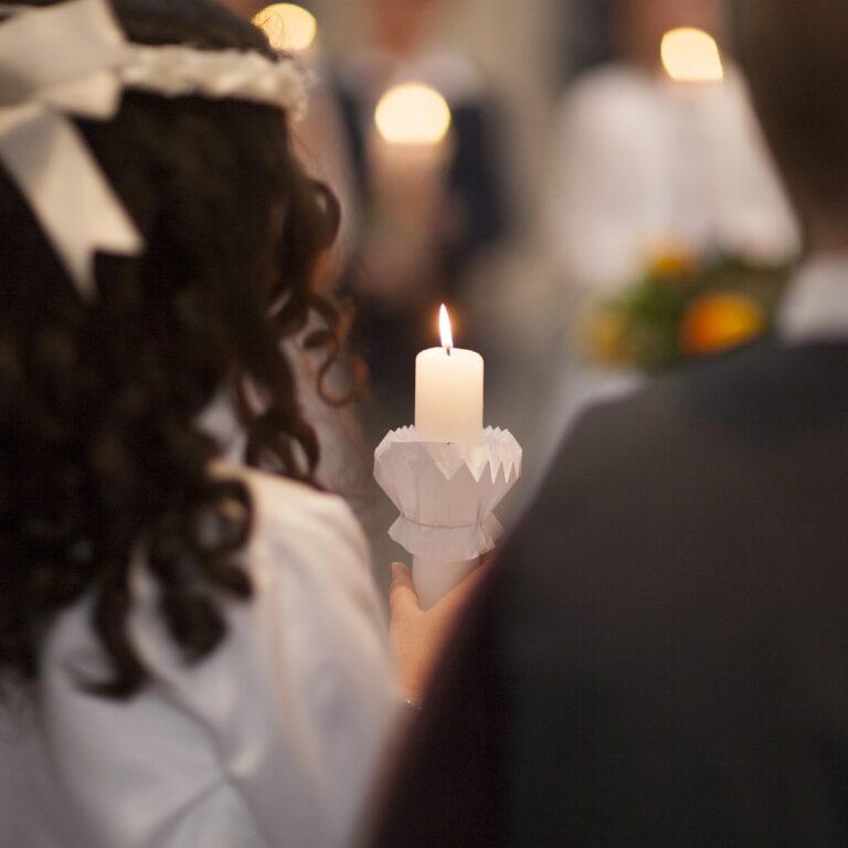 Mehr über den Artikel erfahren Erstkommunion / Feier der Eucharistie