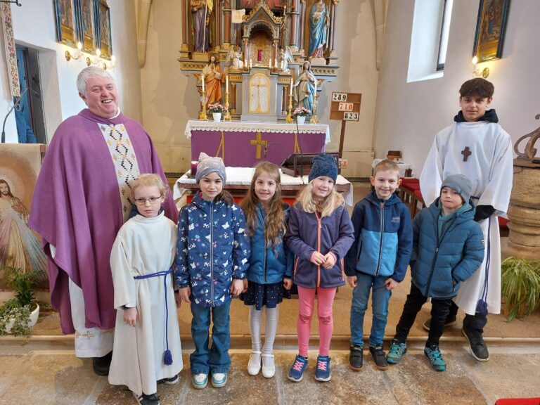 Mehr über den Artikel erfahren Vorstellungsmesse der Erstkommunionskinder