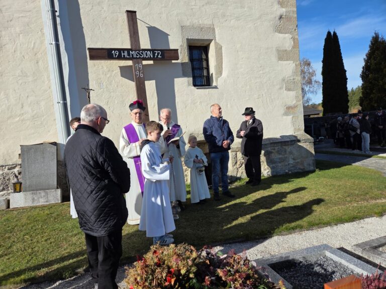 Mehr über den Artikel erfahren Allerheiligen