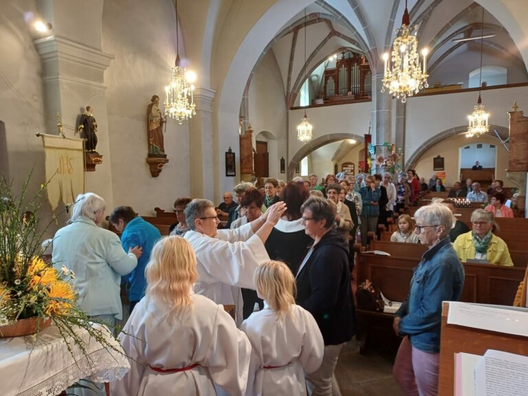 Mehr über den Artikel erfahren Muttertags-Familiengottesdienst