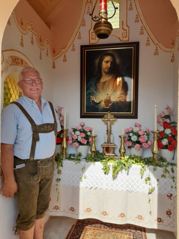 Mehr über den Artikel erfahren Marterlsegnung bei Kaplan Peter Neugschwandtner