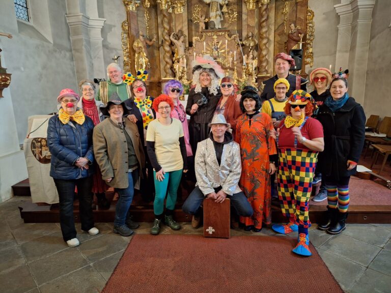 Mehr über den Artikel erfahren Faschingsmesse und Pfarrkaffee